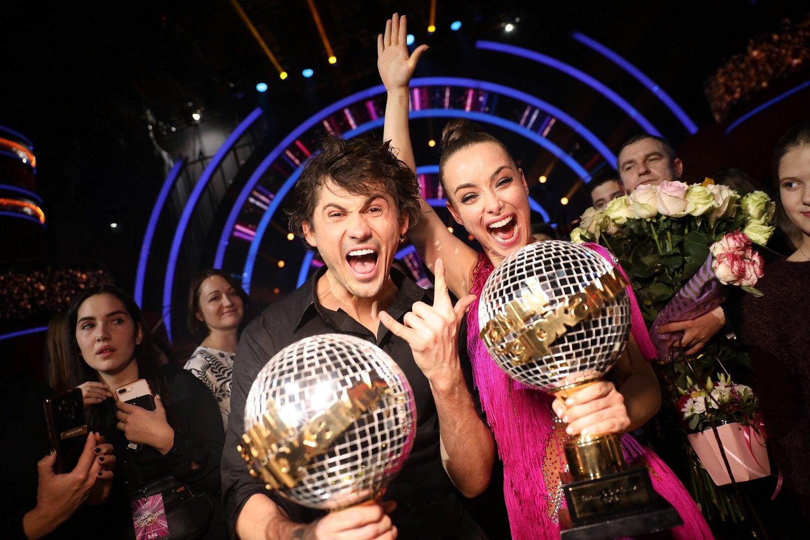 Новая звезда кто победил. Танцы со звездами 2019. Танцы со звездами награждение. Танцы со звездами 2021 участники Украина.